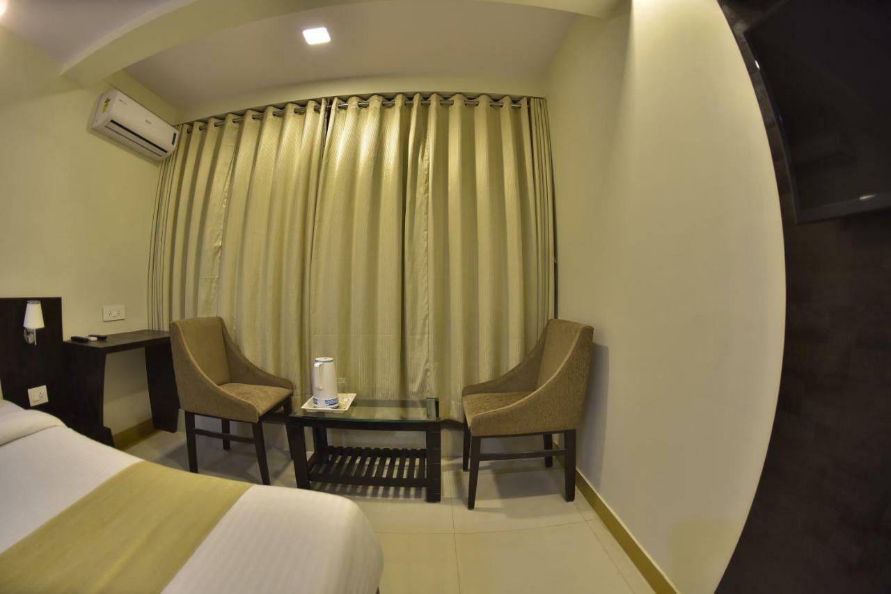 Fabexpress Time Square Hotel Thane Exterior foto